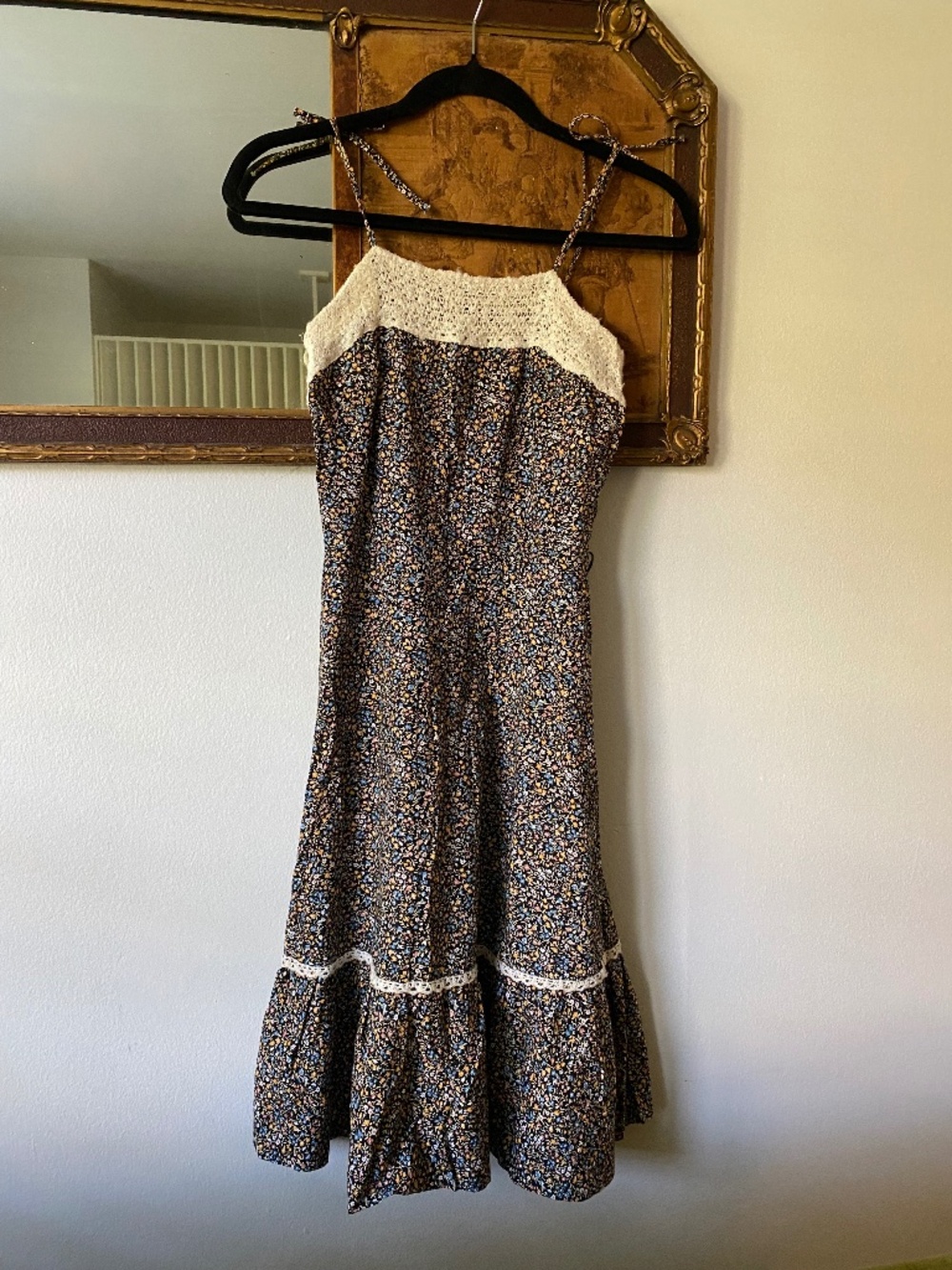 Vintage 1970s Arnelle of California Calico Floral Prairie Boho Midi Dress XS
